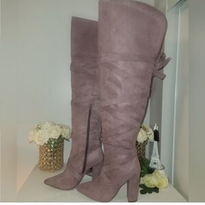 Chic Over-the-Knee Boots in Mauve